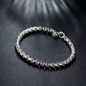 Silver Round Box Chain Bracelet 8”